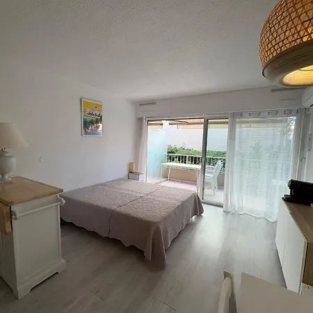Climatise 2/3 Pers Proche Et Commerces, Balcon, Wi-fi, Parking Dispo - Fr-1-466a-7 Appartement Saint-Raphaël