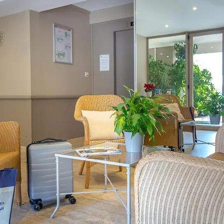 Climatise 2/3 Pers Proche Et Commerces, Balcon, Wi-fi, Parking Dispo - Fr-1-466a-7 * Saint-Raphaël
