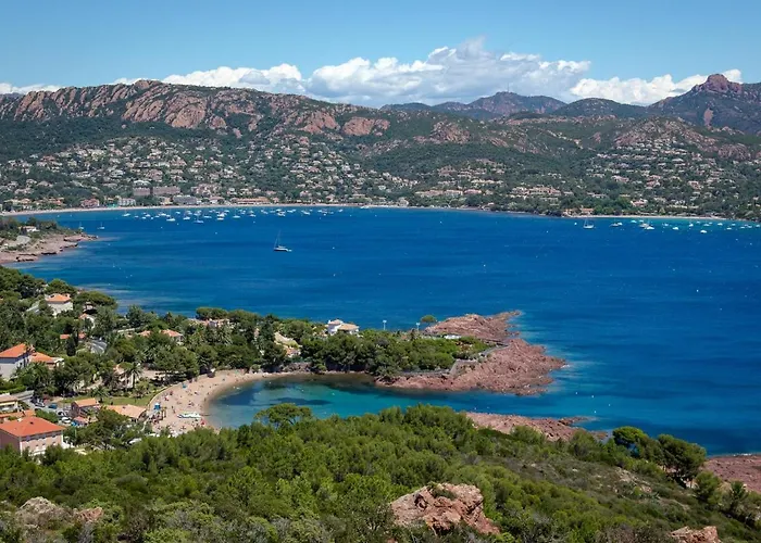 Climatise 2/3 Pers Proche Et Commerces, Balcon, Wi-fi, Parking Dispo - Fr-1-466a-7 *